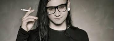 Mia Khalifa has a very generous offer waiting for this American football  player if he decides to transfer...