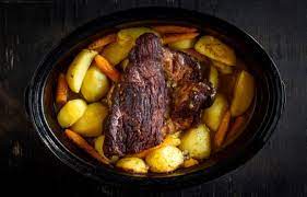 Roast chicken is an iconic sunday afternoon dinner, making it seem like roasted chicken is a difficult and special task, requiring much skill in the kitchen. 30 Easy And Satisfying Crockpot Dinners