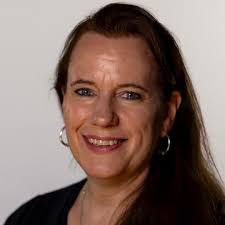 Lisa Maxfield's Instagram, Twitter & Facebook