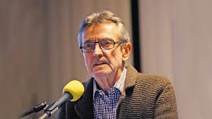 Die einzigartige amtstracht wurde von einem kostümschneider entworfen und ist weit mehr als ein umhang. Das Verbot Der Kpd Und Die Befindlichkeiten Der Richter Am Bundesverfassungsgericht Website