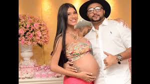 Meia dúzia me parece um bom número, mas preferiria não fechar questão. Mc Pocahontas Cha De Bebe De Sua Filha Vitoria Fotos Youtube