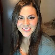 Helen Easley's Instagram, Twitter & Facebook