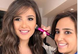 وكشف الفنان المصري تامر مجدي، عن دخول الفنانة المصرية ياسمين في غيبوبة، بعد ما وصفه بخطأ طبي، نتج خلال عملية. Ø£ÙˆÙ„ Ø¸Ù‡ÙˆØ± Ù„ÙŠØ§Ø³Ù…ÙŠÙ† Ø¹Ø¨Ø¯ Ø§Ù„Ø¹Ø²ÙŠØ² Ø¨Ø¹Ø¯ Ø·Ù„Ø§Ù‚Ù‡Ø§ Ù…Ø¬Ù„Ø© Ø§Ù„Ø¬ÙˆÙ‡Ø±Ø©