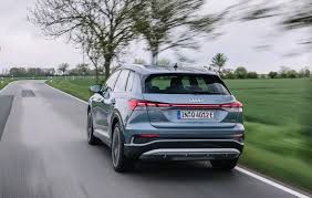 Zehn hochleistungslautsprecher inklusive centerspeaker und subwoofer sorgen für ein beeindruckendes musikerlebnis. Audi Q4 E Tron 2021 Test Daten Video Infos Adac
