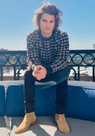 Jul 25, 2021 · early life: Chase Stokes Wiki Gay Girlfriend Net Worth Height Family Stars Offline
