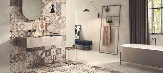 Suggerimenti e idee per il pavimento del tuo nuovo bagno e per rivestimenti eleganti e funzionali. Idee Per Rivestire Il Bagno Con Il Gres Porcellanato