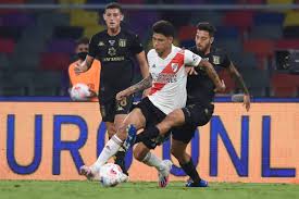 El conjunto de avellaneda llegó luego de consagrarse campeón de la superliga 2018/2019, mientras que el millonario disputa la supercopa por haber sido campeón de la copa argentina 2019. Supercopa Hashtag On Twitter