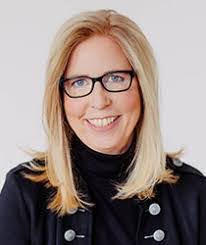 Karen Thiel's Instagram, Twitter & Facebook