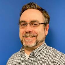 Kari Ennis's Instagram, Twitter & Facebook