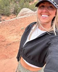 Jillian Dunham's Instagram, Twitter & Facebook