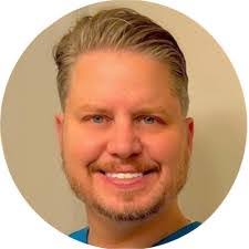 Tim Holtkamp's Instagram, Twitter & Facebook