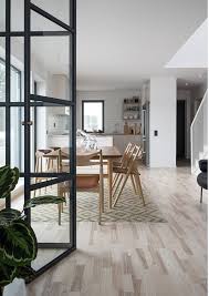 Une Maison Avec Verrieres En Suede Salon Nordique Maison Et Decoration Maison