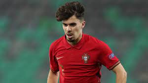 Apesar do fracasso na final, há boas questionado sobre o peso do falhanço de vitinha na primeira parte, desperdiçando uma boa. 5 Jovens Estrelas Que Brilharam Na Eurocopa Sub 21