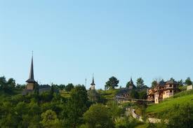 Maramures este un adevarat muzeu in aer liber, a devenit o atractie turistica datorita celor aproximatv 800 de cruci, pe care sunt sculptate diferite epitafe. Despre Botiza Romania Prezentare Imagini Informatii Turistice Si Detalii Despre Statiunea Botiza