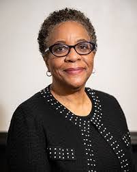 Karen Evans's Instagram, Twitter & Facebook