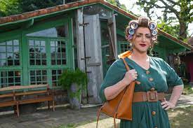 1,207,806 likes · 1,314 talking about this. Personagem De Paulo Gustavo Dona Herminia Fez Sucesso Na Publicidade Quem Quem News