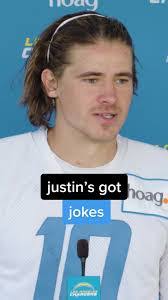 Justin Eck's Instagram, Twitter & Facebook