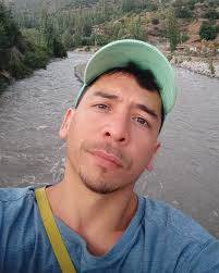 El año 2011 escribí un drama, inspirado por la música que venía escuchando  en lo adolescencia (metal gótico, power, industrial, black sinfónico ,folk,  doom). . La danza y el teatro estaban unidas