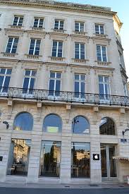 Immeuble typique bordelais, victoire saint nicolas, 230m2 (144 m2 extension possible) ,120m2 jardin piscinable et bien exposé, proche victoire à bordeaux à vendre immeuble 11 pièces 230 m2. Immeuble A Bordeaux Pa00083250 Monumentum