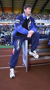 Friedhelm funkel is a german football manager and former player, who is the current manager of 1. Das Ist Rekord Aufstiegstrainer Friedhelm Funkel Der Zum 1 Fc Koln Gewechselt Ist
