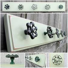 8 Crochets Et Porte Manteaux A Creer Avec Des Objets Recycles Decor Home Diy Coat Rack