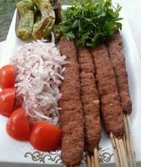 Adana kebap spieße vom grill sind der hit. Turkischer Kebab Aus Dem Ofen Firinda Adana Kebap