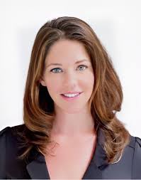 Amanda Brownell's Instagram, Twitter & Facebook