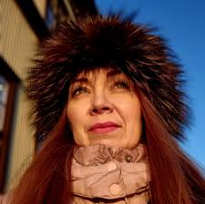 My husband and I are travelling to Reykjavik in the first week of November  for his 40th birthday. I would love to get him a lemon meringue tart