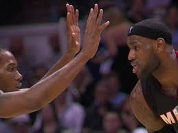 Видео luka doncic, kawhi leonard top points from dallas mavericks vs. Kawhi Leonard S Hands Are In Lebron S Face Everywhere Sbnation Com