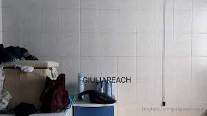 Giuliapeachxx join me while i brush my teeth fammi compagnia mentre mi lavo  i den xxx
