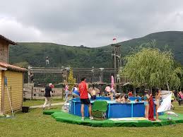 Si te gusta jugar juegos como fireboy y watergirl, o juegos con delfines y tiburones en el agua, encontrarás una multitud de. Actividades Recreativas Cabuerniaventura En Cantabria