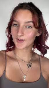 Mia Mohr's Instagram, Twitter & Facebook