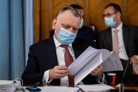 Cumhurbaşkanı klaus iohannis'in victor ponta'nın istifasını kabul etmesinin ardından geçici olarak. Scenariul RoÈ™u Inviat De Sorin Cimpeanu DupÄƒ Ce Tot El L A DesfiinÈ›at In Urma DeclaraÈ›iei PreÈ™edintelui Iohannis Care AnunÈ›a CÄƒ È™colile RÄƒman Pe Trei Culori Verde Galben RoÈ™u Edupedu Ro