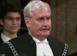Kevin Vickers greeted with standing ovation returning to Parliament