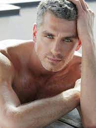 Love The Salt And Pepper Hair Older Mens Hairstyles Beautiful Men Gorgeous Men