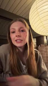 Hunter Schafer reveló que su nuevo pasaporte marca su género como masculino  en lugar de femenino, tras el nuevo régimen de Trump: 💬 "No hago este post  para crear drama, o para