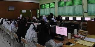 Vincent (smkn 1 tanjung pinang): 7 Siswa Peraih Nilai Toeic Tertinggi Smk English Challenge Halaman All Kompas Com