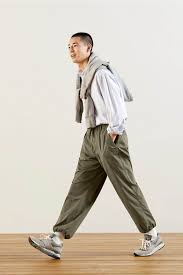 jɯɲikɯɾo) is a japanese casual wear designer, manufacturer and retailer. ãƒ¦ãƒ‹ã‚¯ãƒ­ Uniqlo ãƒ•ã‚¡ãƒƒã‚·ãƒ§ãƒ³ãƒ—ãƒ¬ã‚¹
