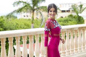 Neon mask € 25,00 € 20,00 Look Invitada Perfecta Un Vestido De Ensueno Invitada Perfecta