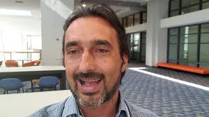 daniel, Autor em Daniel Spinelli