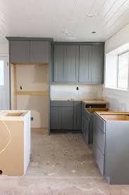 Kraftmaid Cabinet Installation From Lowe S Love The Two Tones Cabinet Style Kuchendesign Ikea Kuchenideen Kuchenschrank Ikea