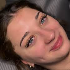 Needing a brow/lash tech? 😏✨ Hi! My name is Mysteri & I'm a licensed  esthetician. I just recently went solo and opened MD Lash & Brow Co. I am  working