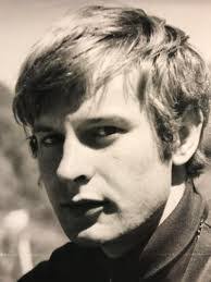 Julian Pack's Instagram, Twitter & Facebook