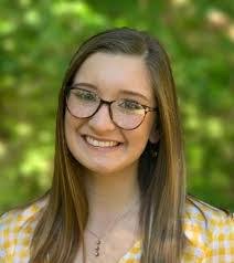 Lea Hebert's Instagram, Twitter & Facebook