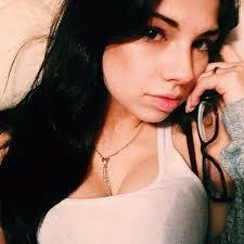 Abbie Cat's Instagram, Twitter & Facebook