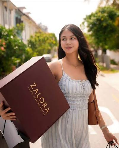 Sorry I cannot hear you I'm kinda busy 🛍 It's ZALORA's Big Fashion Sale and I'm too busy carting out my fashion favourites – wearing Cotton On here! Enjoy up to 90%