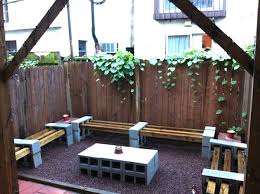Máxima durabilidad y diseño innovador, sin hoy hacemos una jardinera con bloques de hormigón para nuestro jardín, patio o huerto. 12 Sencillas Ideas Para Decorar Tu Hogar Con Bloques De Cemento Arquitectura Ideal