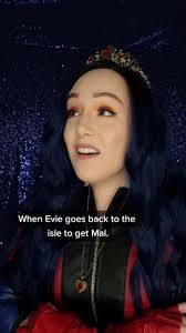I'm an Auradon girl now, Mal. #auradon #isleofthelost #evie #malandevie  #descendantstiktok #disneydescendants