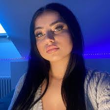 Alisa Ng's Instagram, Twitter & Facebook