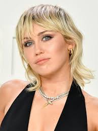 Miley cyrus' hairstylist defends her modern mullet. Miley Cyrus Predicted The Mullet Trend Would Be Back In This Iconic Video From 2008 Watch Allure